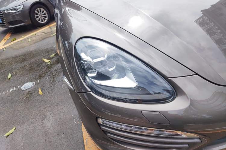 Used Porsche Cayenne 2011 Cayenne 3.0T Right Front Headlight