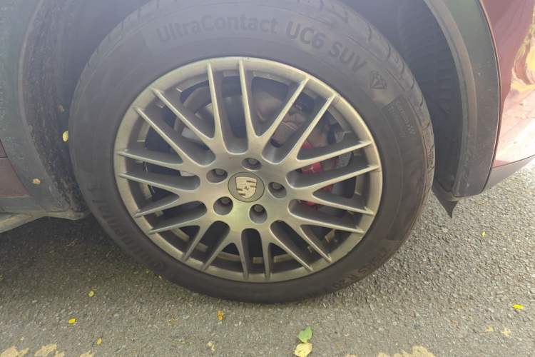 Used Porsche Cayenne 2011 Cayenne 3.0T Right Front Wheel Hub