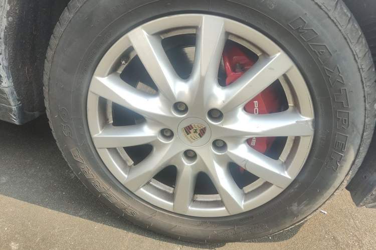 Used Porsche Cayenne 2011 Cayenne 3.0T Right Front Wheel Hub
