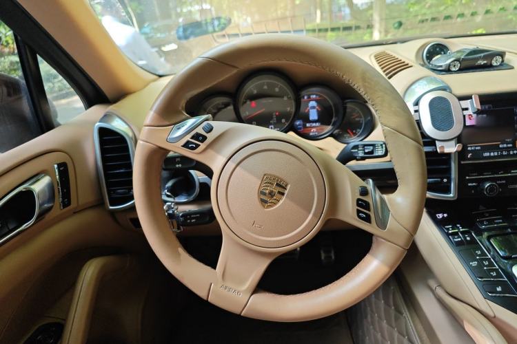 Used Porsche Cayenne 2011 Cayenne 3.0T Steering Wheel