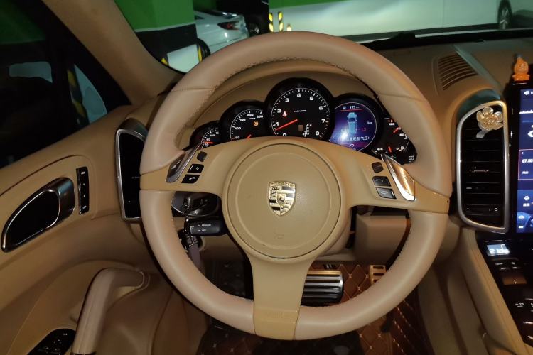 Used Porsche Cayenne 2011 Cayenne 3.0T Steering Wheel