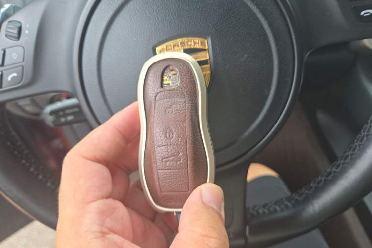 Used Porsche Cayenne  Vehicle Key