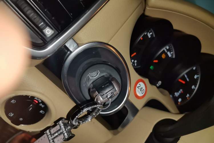 Used Porsche Cayenne 2011 Cayenne 3.0T Vehicle Key