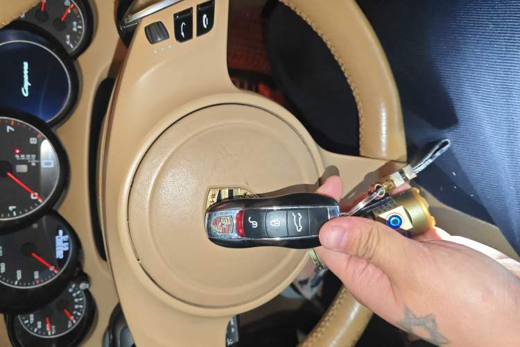 Used Porsche Cayenne 2011 Cayenne 3.0T Vehicle Key