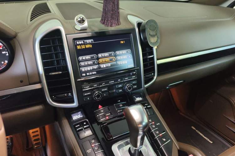 Used Porsche Cayenne 2011 Cayenne 3.0T Audio And AC Panel