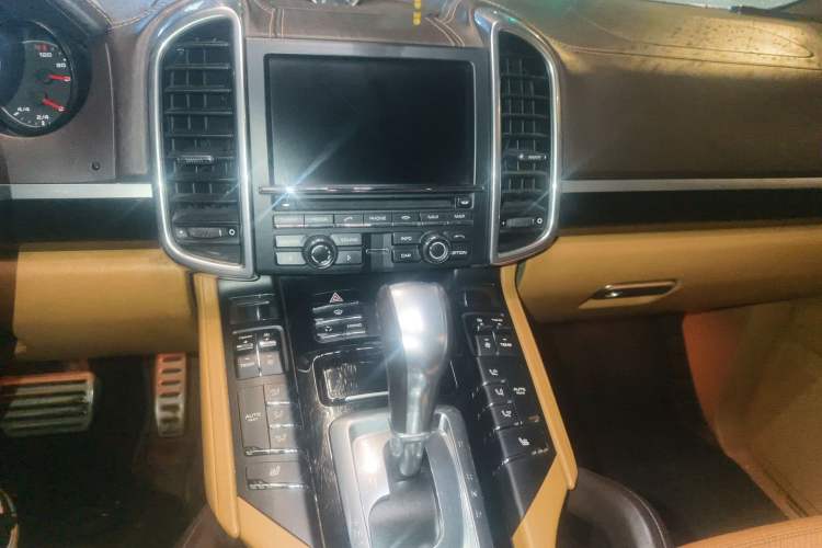 Used Porsche Cayenne 2011 Cayenne 3.0T Audio And AC Panel
