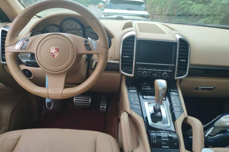 Used Porsche Cayenne 2011 Cayenne 3.0T Center Console
