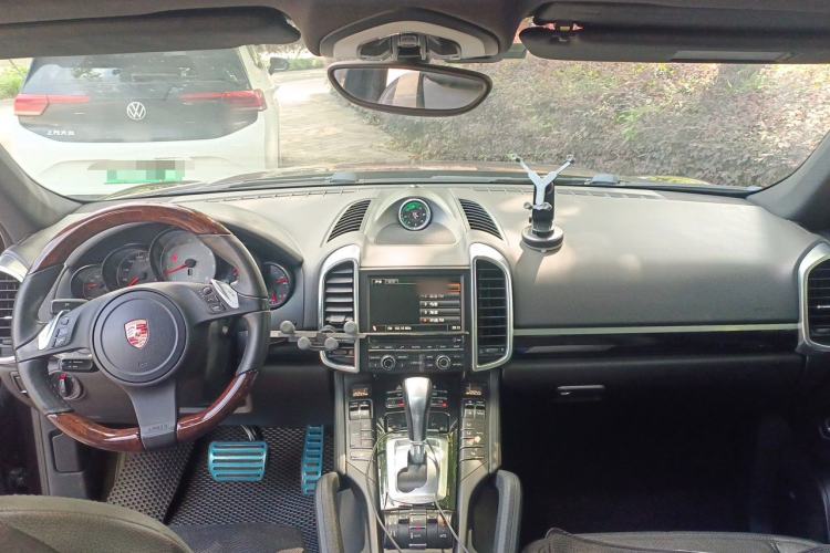 Used Porsche Cayenne 2011 Cayenne S 4.8L Center Console