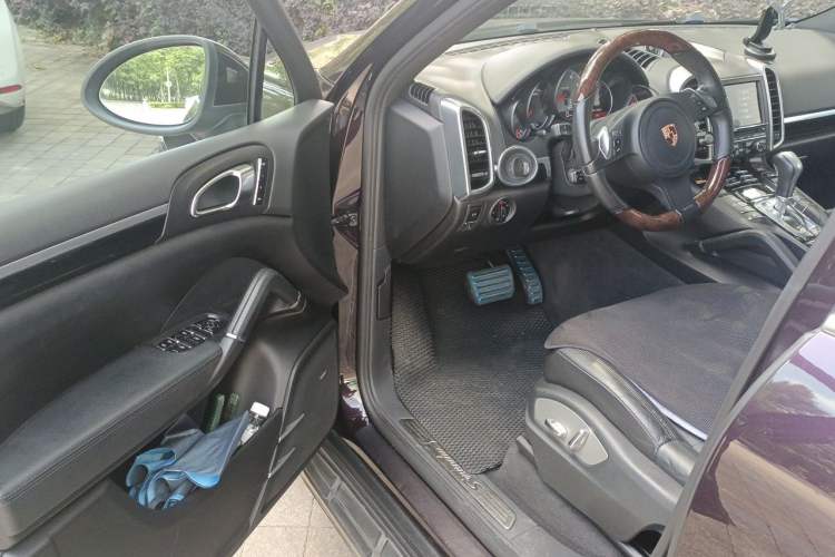 Used Porsche Cayenne 2011 Cayenne S 4.8L Driver Seat