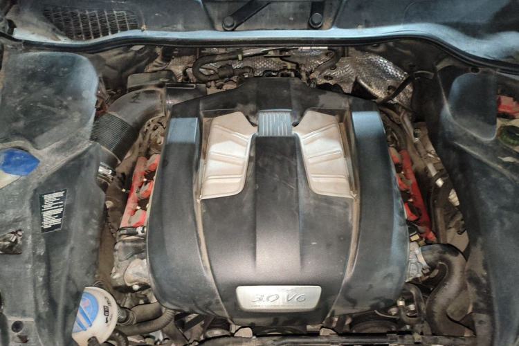 Used Porsche Cayenne 2011 Cayenne 3.0T Engine Bay