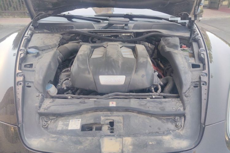 Used Porsche Cayenne 2011 Cayenne 3.0T Engine Bay