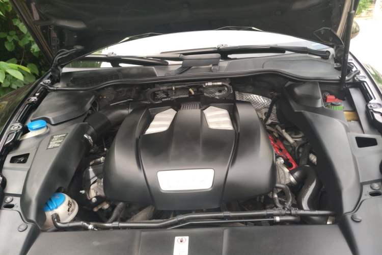 Used Porsche Cayenne 2011 Cayenne 3.0T Engine Bay