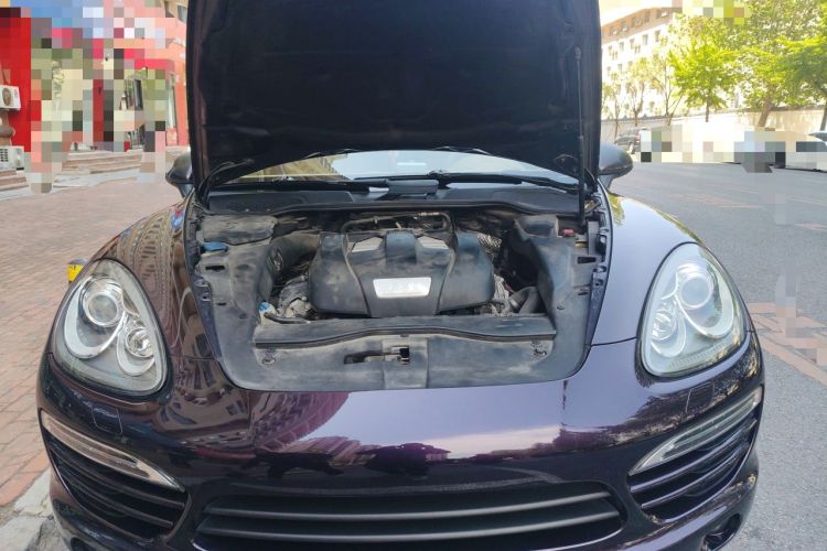 Used Porsche Cayenne 2011 Cayenne 3.0T Engine Bay