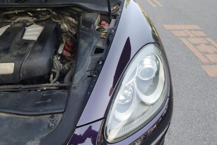 Used Porsche Cayenne 2011 Cayenne 3.0T Engine Bay Left