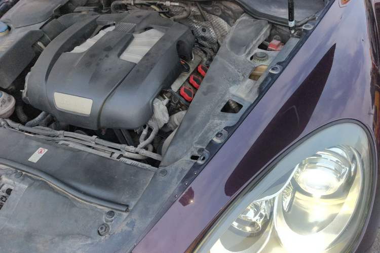 Used Porsche Cayenne 2011 Cayenne 3.0T Engine Bay Left