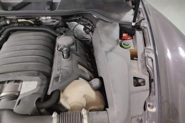 Used Porsche Cayenne 2011 Cayenne S 4.8L Engine Bay Left