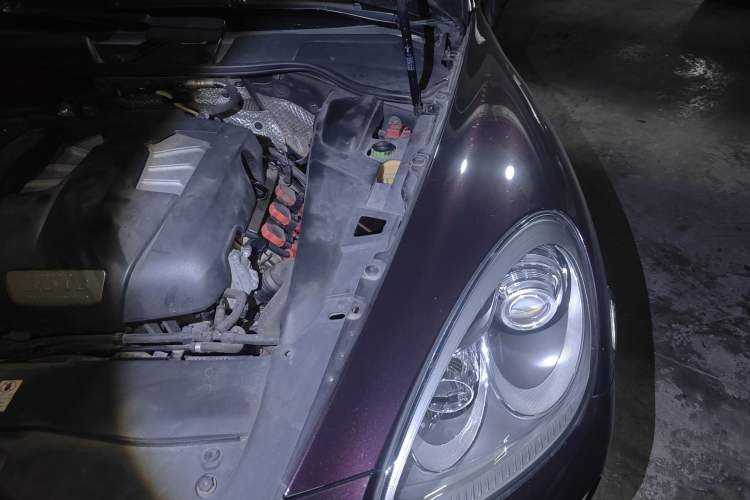Used Porsche Cayenne 2011 Cayenne 3.0T Engine Bay Left
