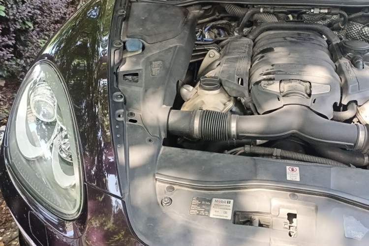 Used Porsche Cayenne 2011 Cayenne S 4.8L Engine Bay Right