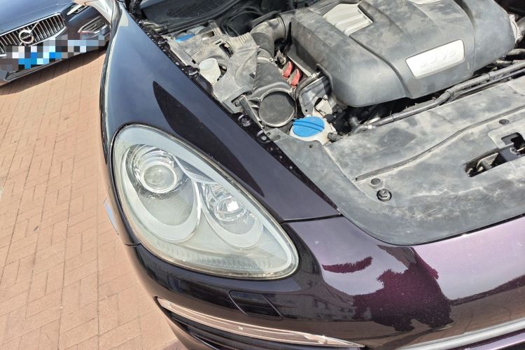 Used Porsche Cayenne 2011 Cayenne 3.0T Engine Bay Right