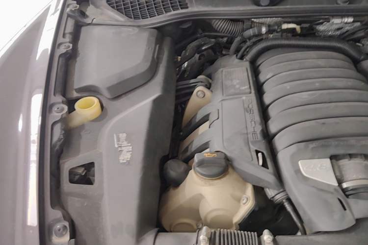 Used Porsche Cayenne 2011 Cayenne S 4.8L Engine Bay Right