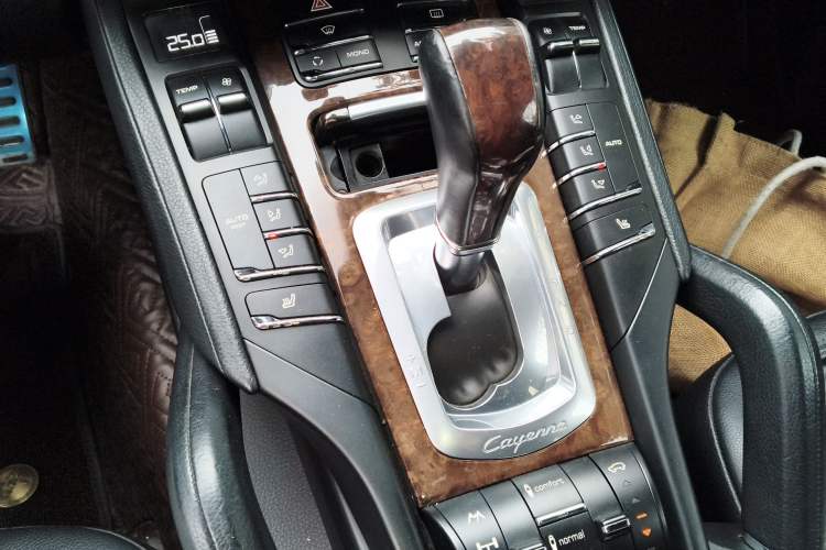 Used Porsche Cayenne 2011 Cayenne 3.0T Gear Lever