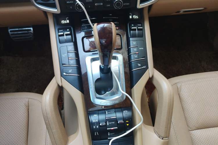 Used Porsche Cayenne 2011 Cayenne 3.0T Gear Lever