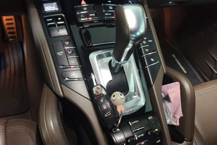 Used Porsche Cayenne 2011 Cayenne 3.0T Gear Lever