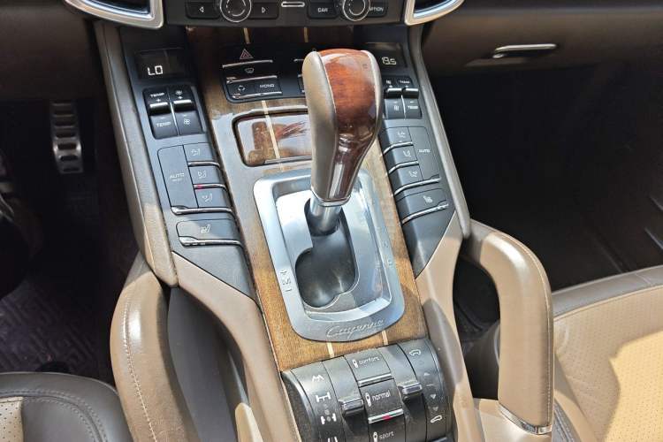 Used Porsche Cayenne 2011 Cayenne 3.0T Gear Lever