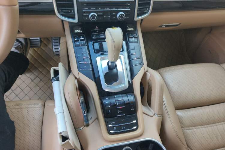 Used Porsche Cayenne 2011 Cayenne 3.0T Gear Lever