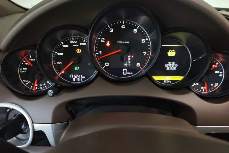 Used Porsche Cayenne 2011 Cayenne 3.0T Instrument Cluster