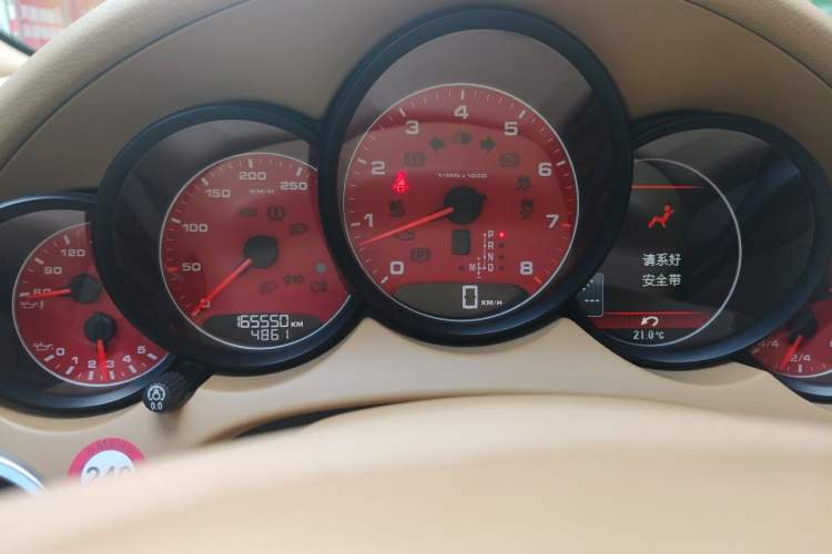 Used Porsche Cayenne 2011 Cayenne 3.0T Odometer Close Up