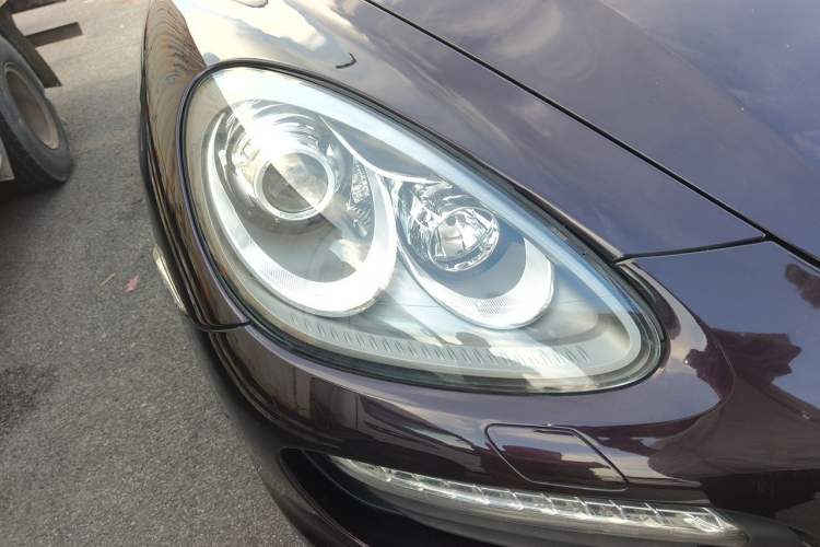 Used Porsche Cayenne 2011 Cayenne 3.0T Right Front Headlight