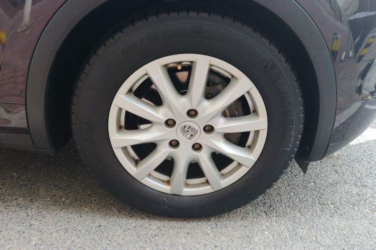 Used Porsche Cayenne 2011 Cayenne 3.0T Right Front Wheel Hub