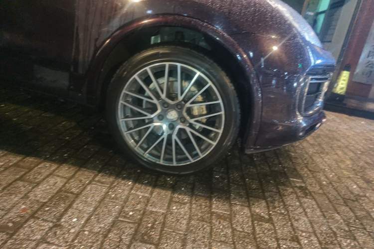 Used Porsche Cayenne 2011 Cayenne 3.0T Right Front Wheel Hub