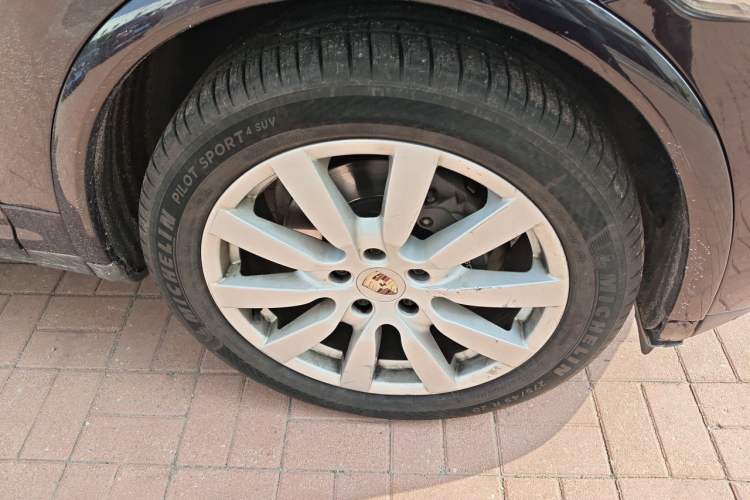 Used Porsche Cayenne 2011 Cayenne 3.0T Right Front Wheel Hub