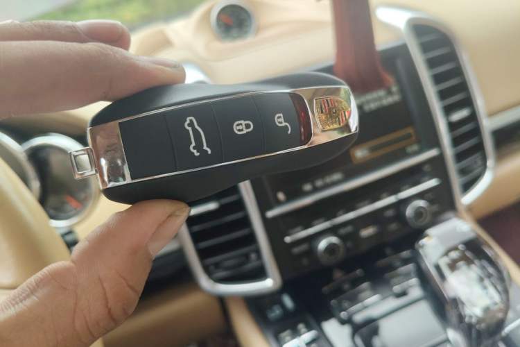 Used Porsche Cayenne 2011 Cayenne 3.0T Vehicle Key