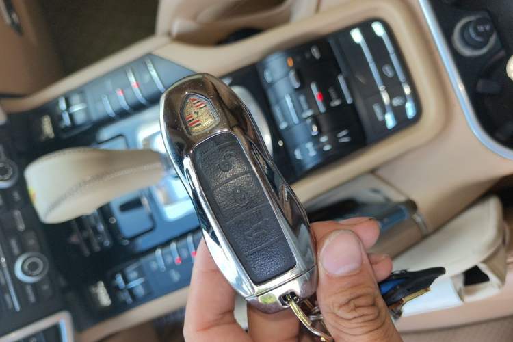 Used Porsche Cayenne 2011 Cayenne 3.0T Vehicle Key