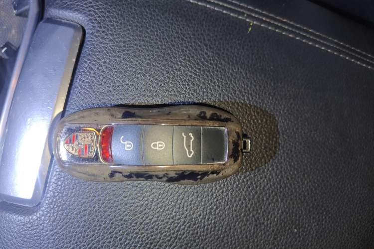 Used Porsche Cayenne 2011 Cayenne 3.0T Vehicle Key