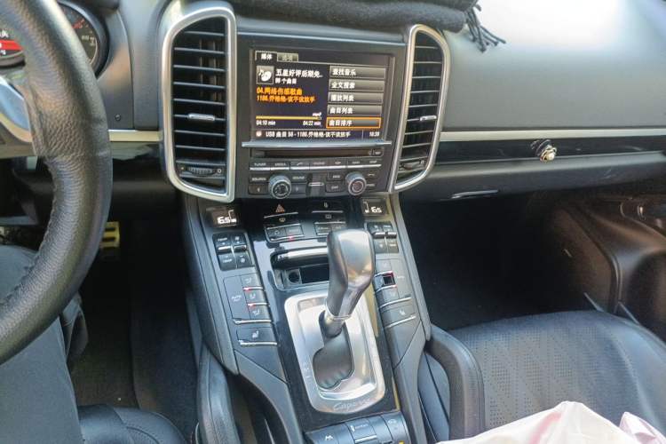 Used Porsche Cayenne 2011 Cayenne 3.0T Audio And AC Panel