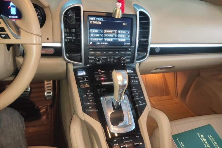 Used Porsche Cayenne 2011 Cayenne 3.0T Audio And AC Panel