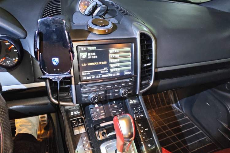 Used Porsche Cayenne 2011 Cayenne 3.0T Audio And AC Panel
