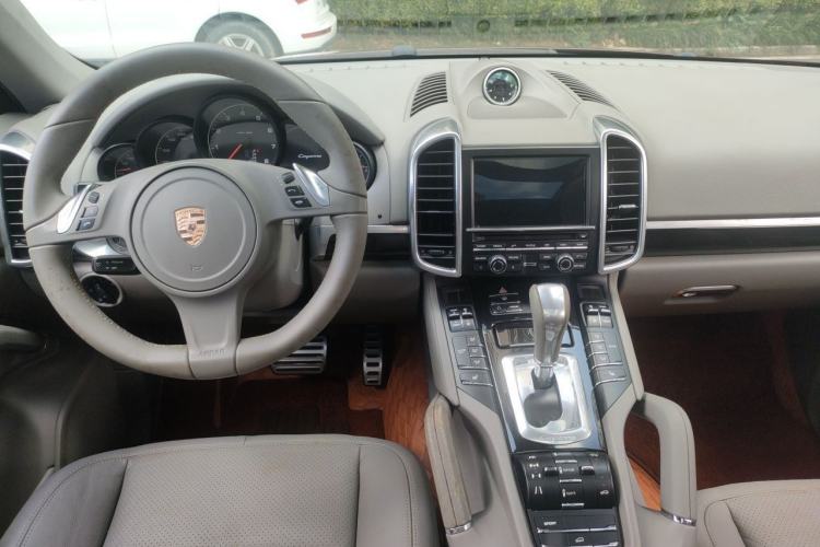 Used Porsche Cayenne 2011 Cayenne 3.0T Center Console