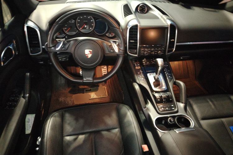 Used Porsche Cayenne 2011 Cayenne 3.0T Center Console