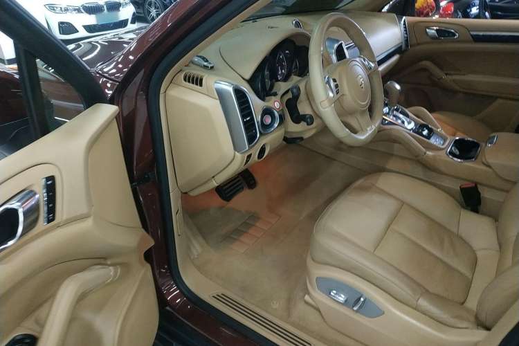 Used Porsche Cayenne 2011 3.6L automatic transmission U.S. specification Driver Seat