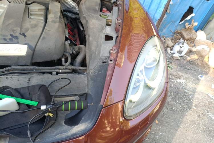 Used Porsche Cayenne 2011 Cayenne 3.0T Engine Bay Left