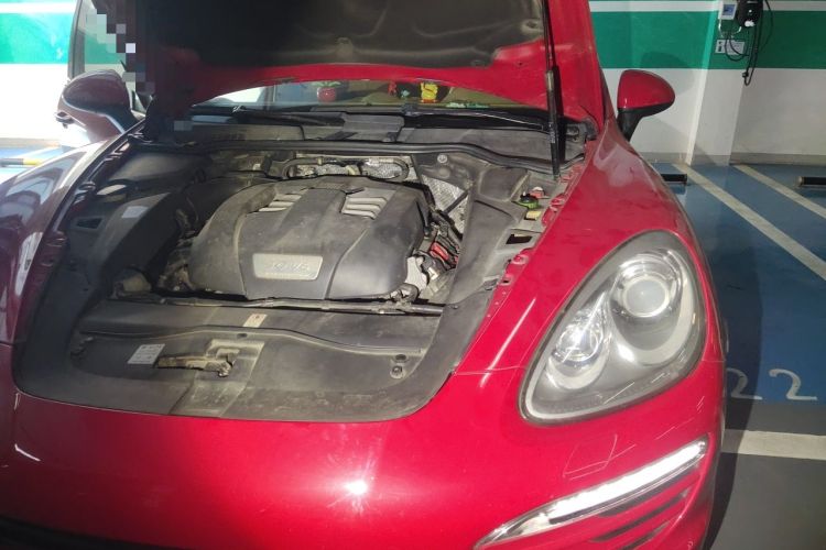 Used Porsche Cayenne 2011 Cayenne 3.0T Engine Bay Left