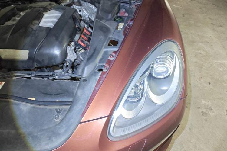 Used Porsche Cayenne 2011 Cayenne 3.0T Engine Bay Left