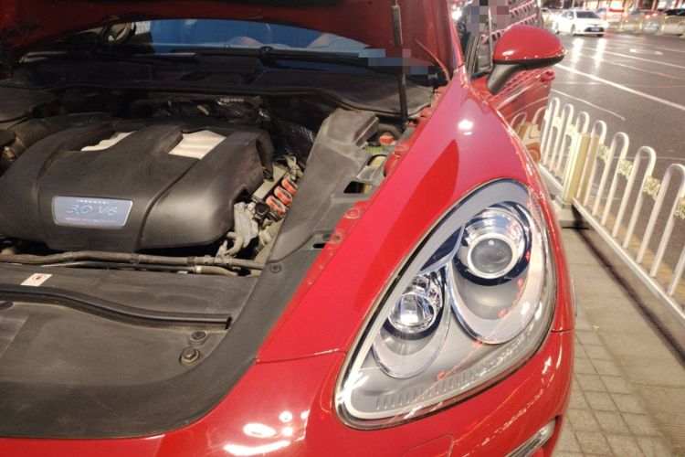 Used Porsche Cayenne 2011 Cayenne 3.0T Engine Bay Left
