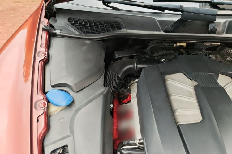 Used Porsche Cayenne 2011 Cayenne 3.0T Engine Bay Right