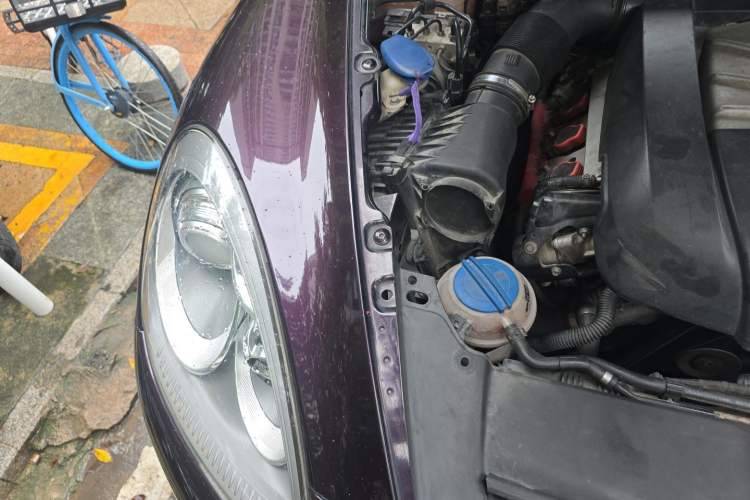 Used Porsche Cayenne 2011 Cayenne 3.0T Engine Bay Right